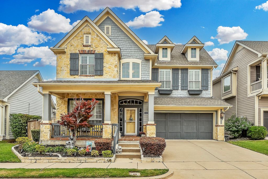 2215 Red Hawk Lane, Euless, TX 76039