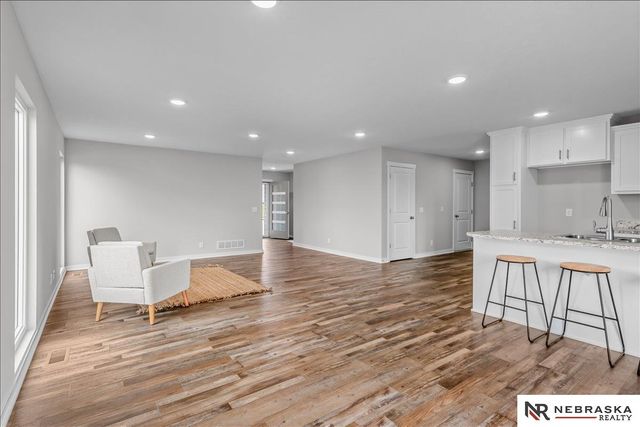 2025 Gindy Circle, Bellevue, NE 68147
