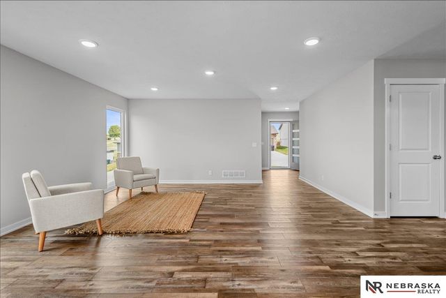 2025 Gindy Circle, Bellevue, NE 68147