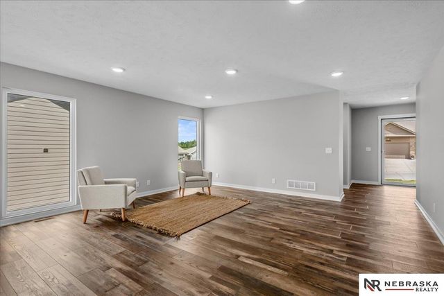 2025 Gindy Circle, Bellevue, NE 68147