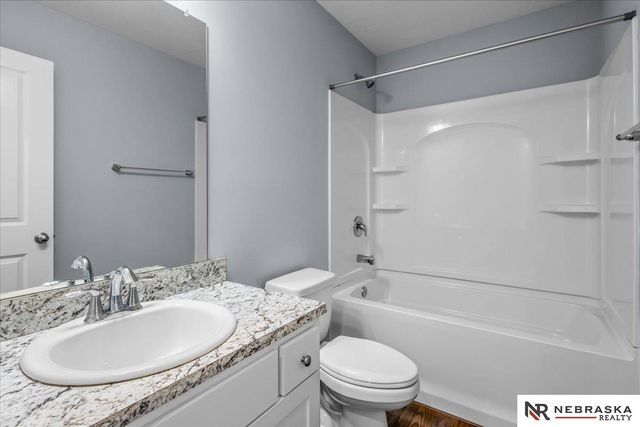 2025 Gindy Circle, Bellevue, NE 68147