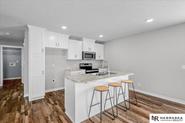 2025 Gindy Circle, Bellevue, NE 68147