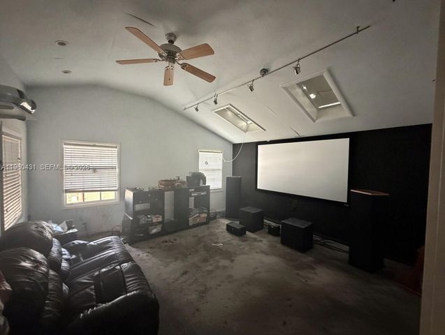 1568 NE 35th Street, Oakland Park, FL 33334