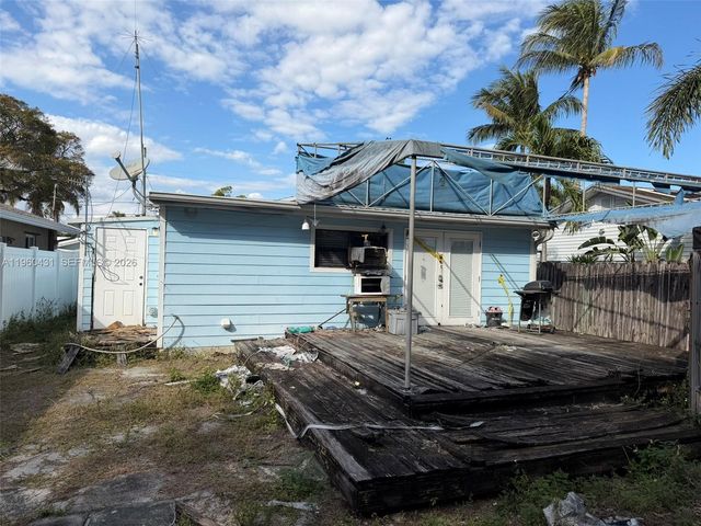 1568 NE 35th Street, Oakland Park, FL 33334