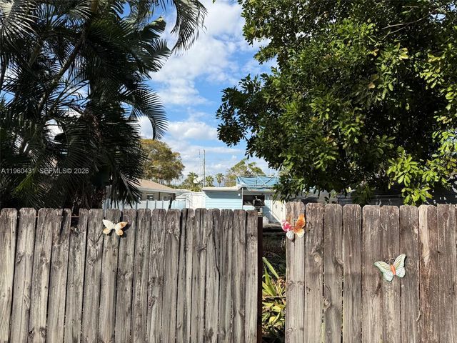 1568 NE 35th Street, Oakland Park, FL 33334