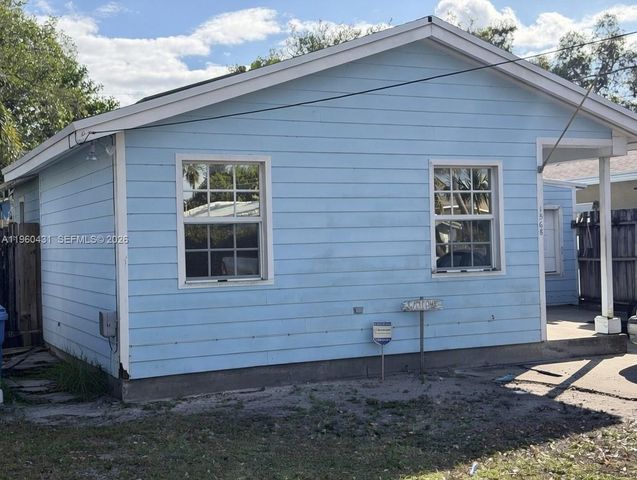1568 NE 35th Street, Oakland Park, FL 33334