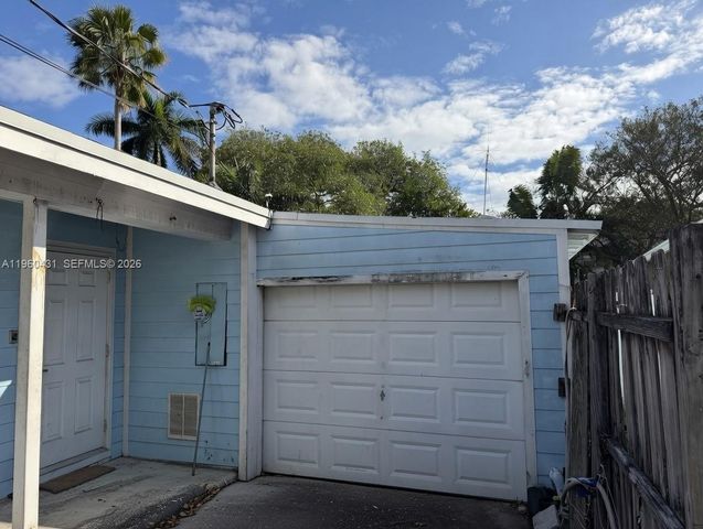 1568 NE 35th Street, Oakland Park, FL 33334