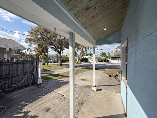 1568 NE 35th Street, Oakland Park, FL 33334