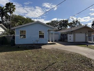 1568 NE 35th Street, Oakland Park, FL 33334