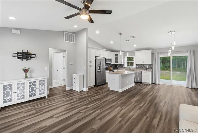 2979 W Akron Place, Dunnellon, FL 34433