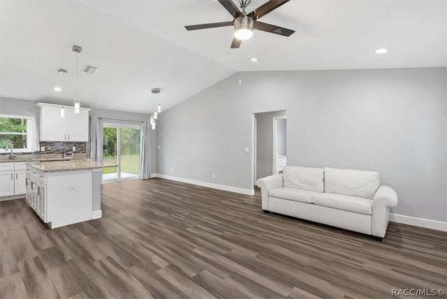 2979 W Akron Place, Dunnellon, FL 34433