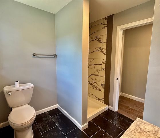 14 Greenville St, Billerica, MA 01821
