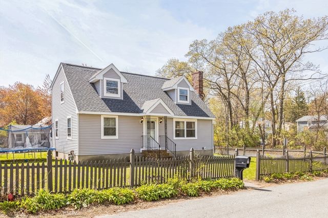 14 Greenville St, Billerica, MA 01821