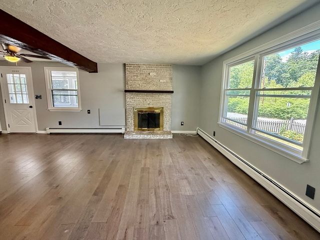 14 Greenville St, Billerica, MA 01821
