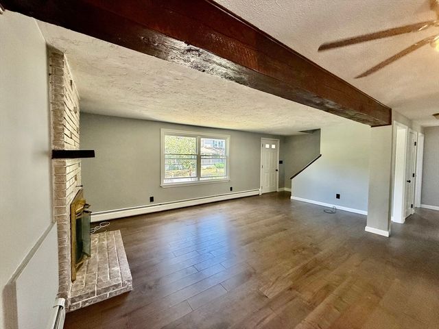 14 Greenville St, Billerica, MA 01821