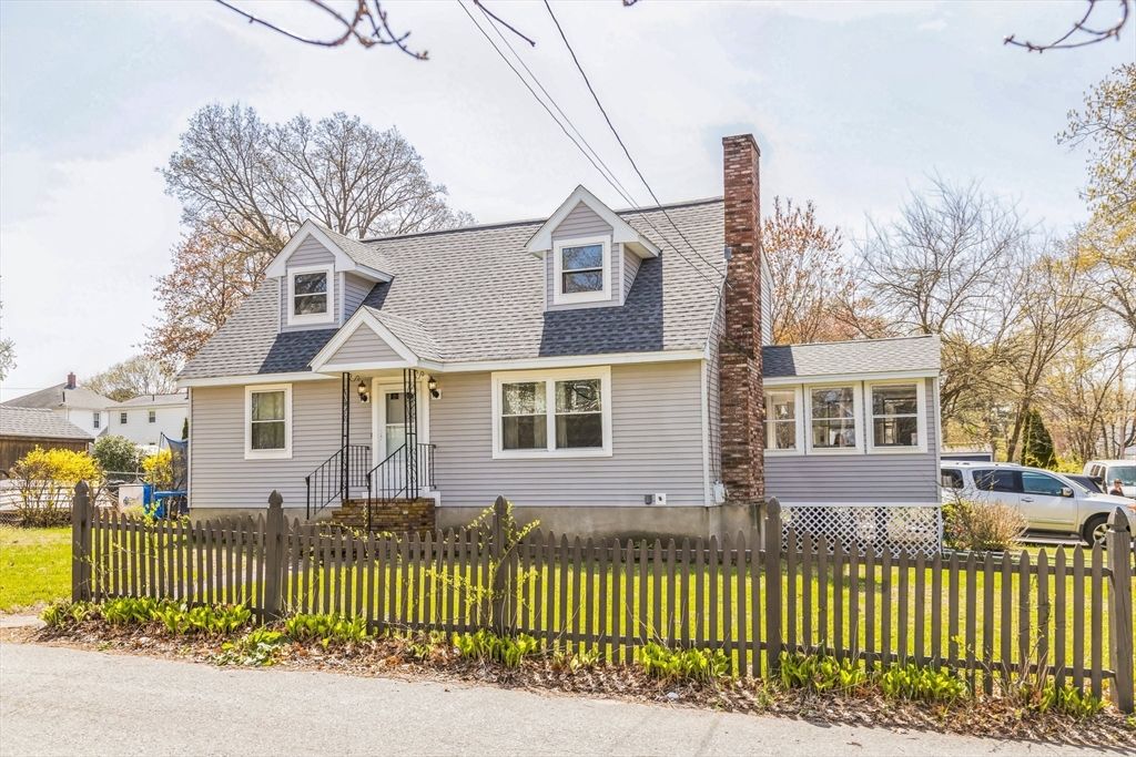 14 Greenville St, Billerica, MA 01821