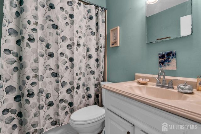 16 Cardinal Lane, Howell, NJ 07731