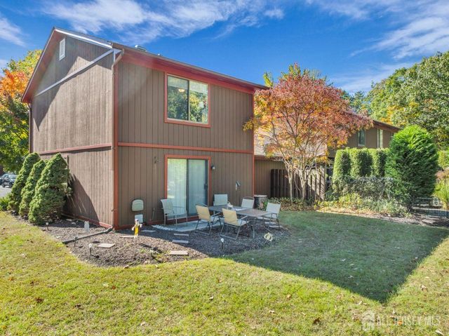 16 Cardinal Lane, Howell, NJ 07731