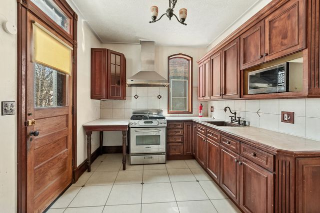 1242 W ELMDALE Avenue, Chicago, IL 60660