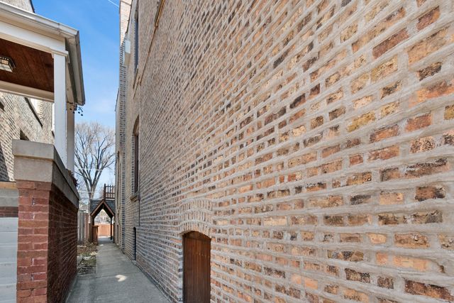 1242 W ELMDALE Avenue, Chicago, IL 60660