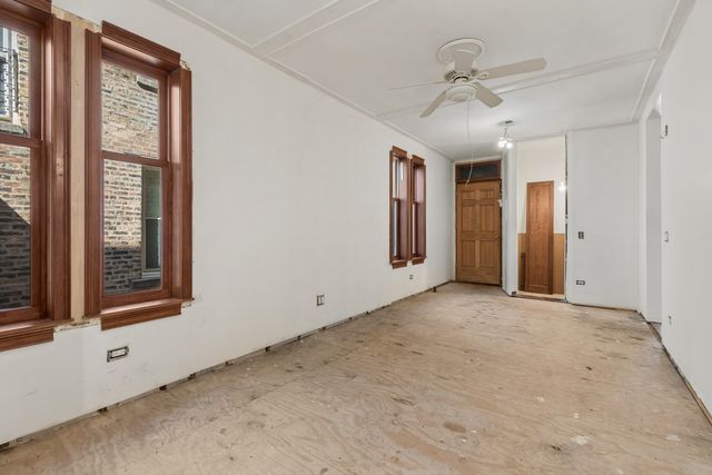 1242 W ELMDALE Avenue, Chicago, IL 60660