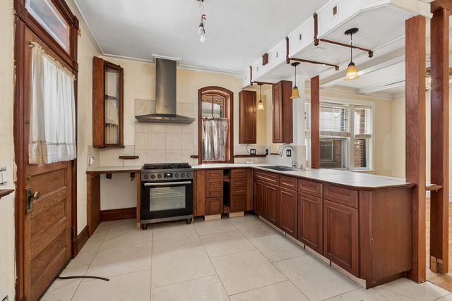 1242 W ELMDALE Avenue, Chicago, IL 60660