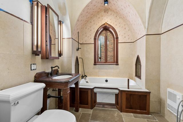 1242 W ELMDALE Avenue, Chicago, IL 60660