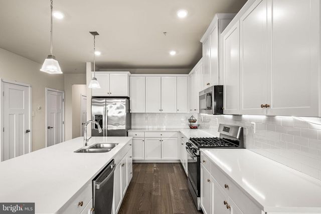 240 CHASE DR, Downingtown, PA 19335