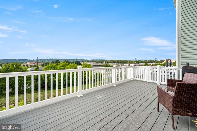 240 CHASE DR, Downingtown, PA 19335