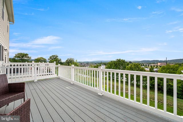 240 CHASE DR, Downingtown, PA 19335