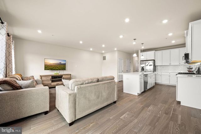 240 CHASE DR, Downingtown, PA 19335