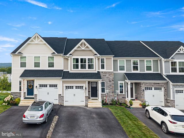 240 CHASE DR, Downingtown, PA 19335