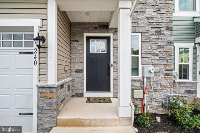 240 CHASE DR, Downingtown, PA 19335