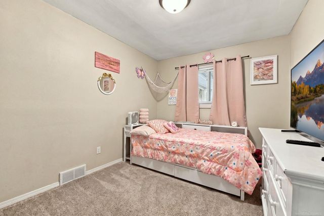 25015 Wagner Avenue, Warren, MI 48089