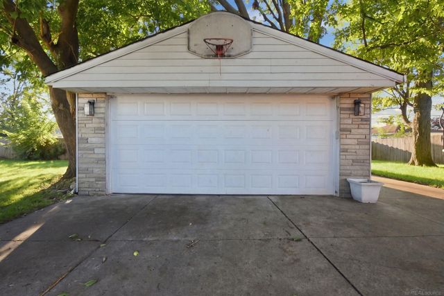 25015 Wagner Avenue, Warren, MI 48089