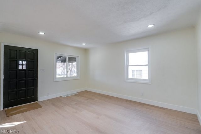 4455 W 56th Street, Cleveland, OH 44144