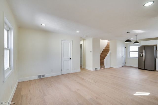 4455 W 56th Street, Cleveland, OH 44144