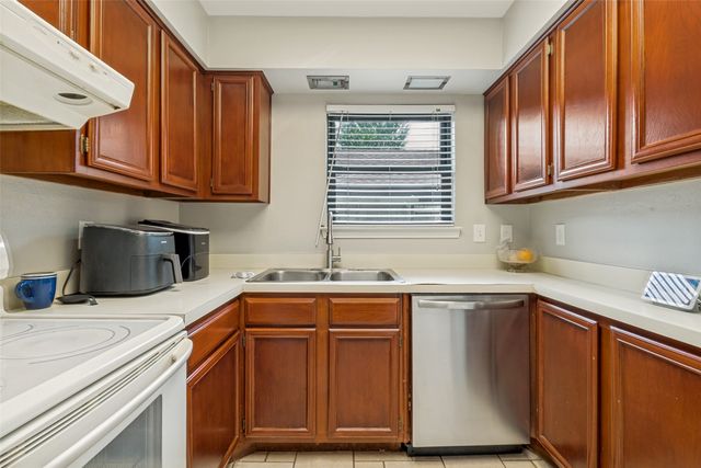 9910 Royal Lane 505, Dallas, TX 75231