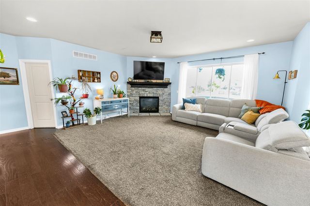 26574 Bronx Drive, Chesterfield, MI 48051