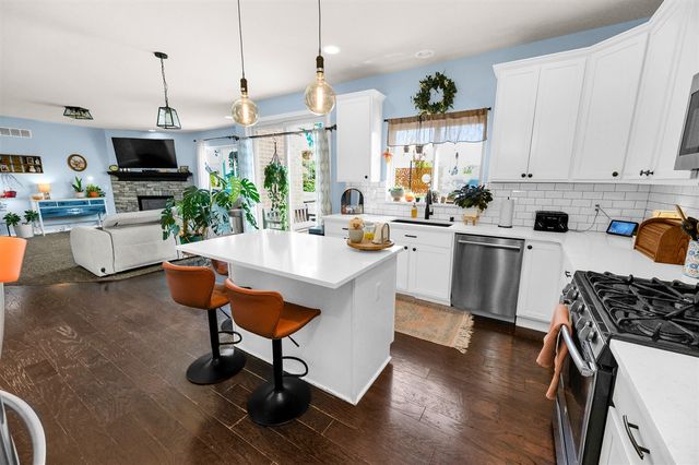 26574 Bronx Drive, Chesterfield, MI 48051