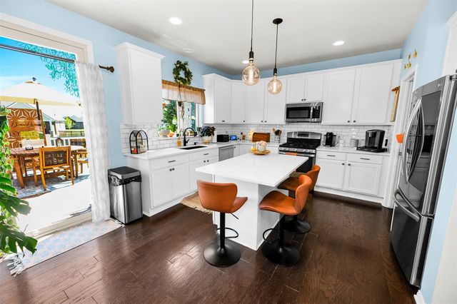 26574 Bronx Drive, Chesterfield, MI 48051