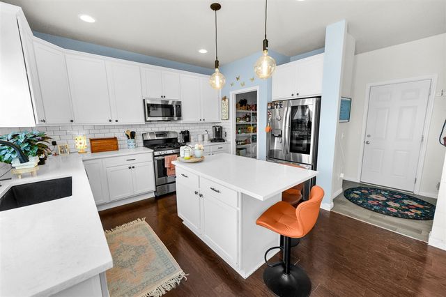 26574 Bronx Drive, Chesterfield, MI 48051
