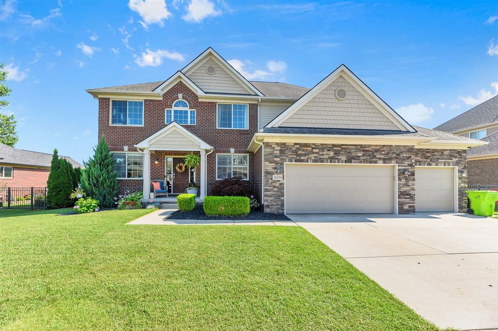 26574 Bronx Drive, Chesterfield, MI 48051