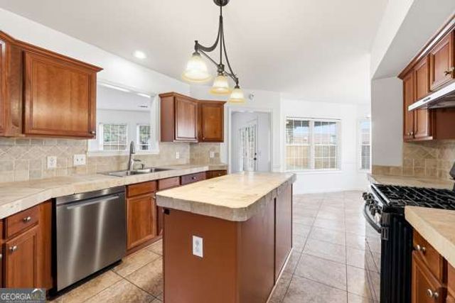 4545 Parkview Walk Drive, Lilburn, GA 30047