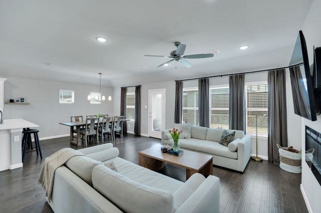 128 Arrow Wood Road, Waxahachie, TX 75165