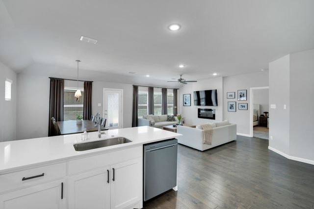 128 Arrow Wood Road, Waxahachie, TX 75165