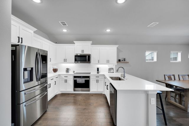 128 Arrow Wood Road, Waxahachie, TX 75165