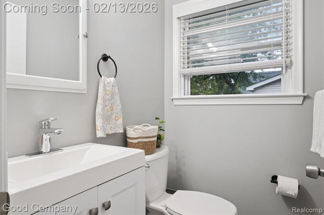 22440 Hawthorne Street, Farmington, MI 48336