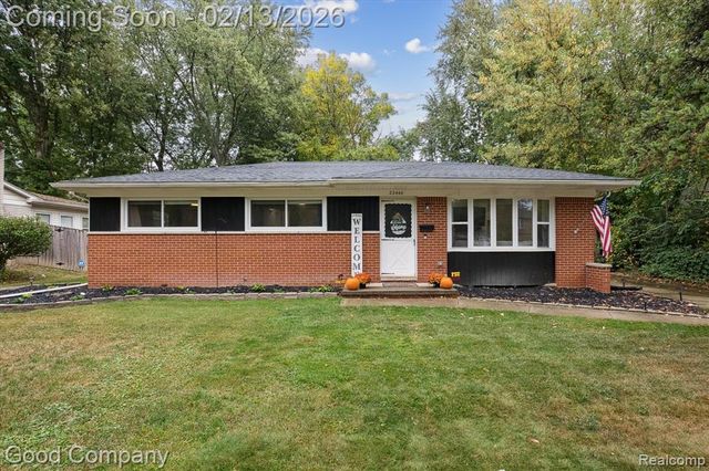 22440 Hawthorne Street, Farmington, MI 48336