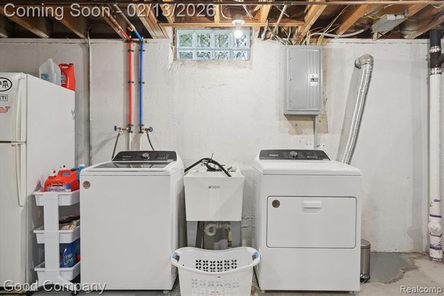 22440 Hawthorne Street, Farmington, MI 48336